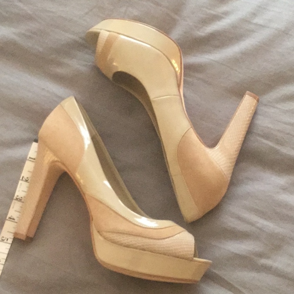 White House Black Market. Platform peep toe. Sz 10